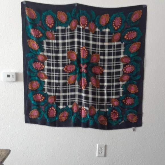 Scarf - Picture 3 of 4